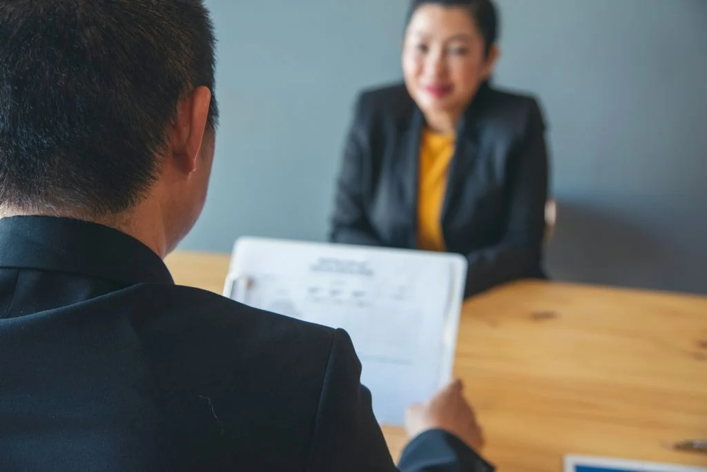 Ứng dụng AI trong ngành HR hiện đại và 7 điều cần lưu ý khi tuyển dụng Ứng dụng AI trong ngành HR hiện đại và 7 điều cần lưu ý khi tuyển dụng